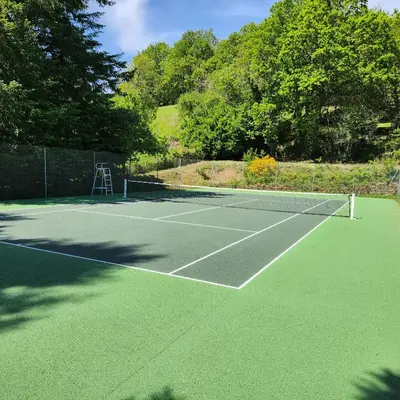 Tennis ou squash au sein de la villa ou à proximité