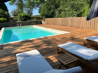 Piscine de l'établissement Gîte Dordogne Périgord ou située à proximité