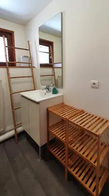 Cuisine ou kitchenette dans l'établissement Terrasse du Couchant #Lac#Terrasse#Calme