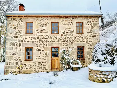 L'établissement La petite Maison du Bonheur & Jacuzzi en hiver