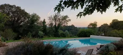 Piscine de l'établissement Roulotte à Sapharey ou située à proximité