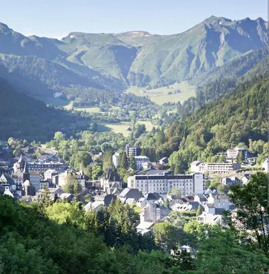 Vue générale sur la montagne ou vue sur la montagne depuis la maison d'hôtes