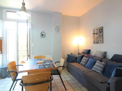 Coin salon dans l'établissement Appartement T3 proche centre La Bourboule avec terrasse - FR-1-608-236