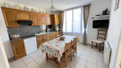 Cuisine ou kitchenette dans l'établissement IDEAL MONTAGNE