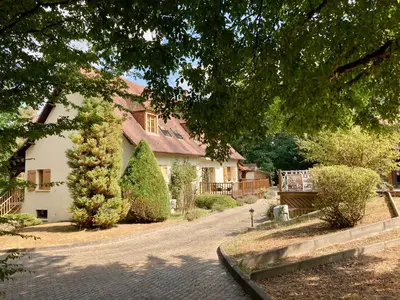 Jardin de l'établissement St Amour - Maison en Dordogne avec piscine