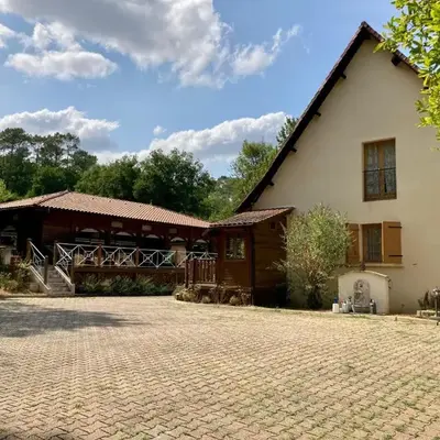St Amour - Maison en Dordogne avec piscine