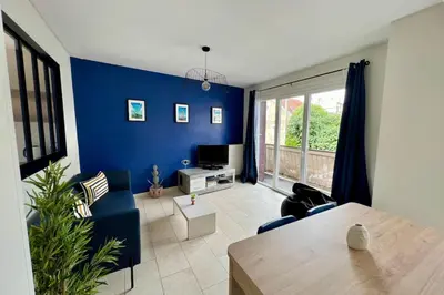 Télévision ou salle de divertissement dans l'établissement Casa Viallatoux - Proche Centre - Parking Gratuit