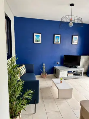 Télévision ou salle de divertissement dans l'établissement Casa Viallatoux - Proche Centre - Parking Gratuit