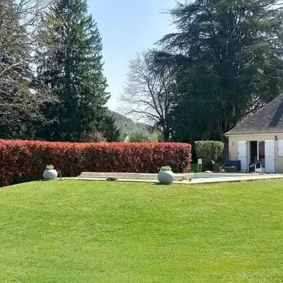 Maison tout confort avec piscine chauffée au bord des rives de la Dordogne