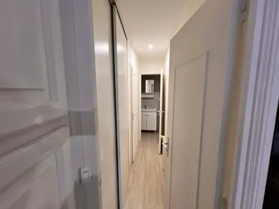 Cuisine ou kitchenette dans l'établissement Appartement RDC 9 personnes, 2 chambres, wifi, proche du centre