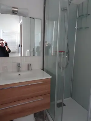 Salle de bains dans l'établissement Le Sancy, appart T2, 4 pers, centre ville du Mont Dore