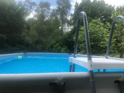 Piscine de l'établissement Studiodupuyblanc ou située à proximité
