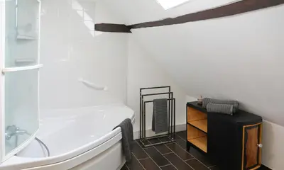 Salle de bains dans l'établissement Gîte LA FORESTERIE