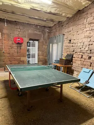 Tennis de table au sein de l'établissement Villa avec jaccuzi ou à proximité