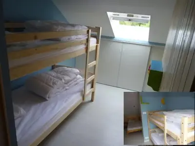 Un ou plusieurs lits dans un hébergement de l'établissement Maison lumineuse et spacieuse avec terrain