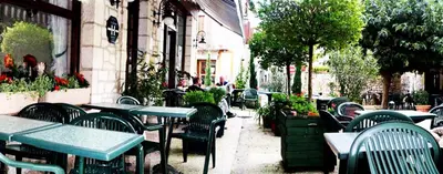 Restaurant ou autre lieu de restauration dans l'établissement Auberge du Puits