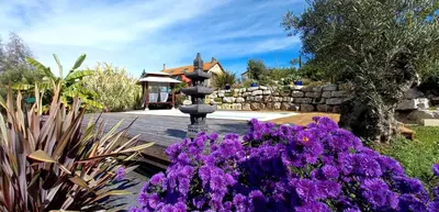 Jardin de l'établissement Un parfum de Thaïlande, ressourcement et massages