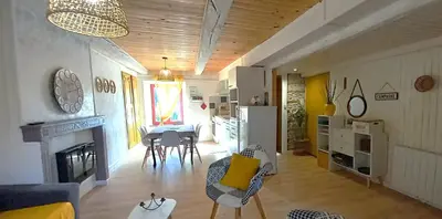 Cuisine ou kitchenette dans l'établissement Appartement cozy maison Ed Den