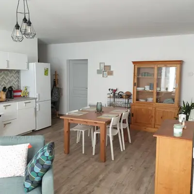 Cuisine ou kitchenette dans l'établissement Le p'tit Sancy 2