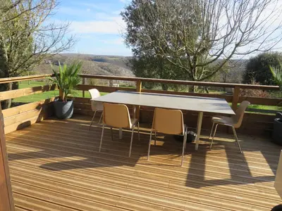 Balcon ou terrasse dans l'établissement Gîtes des Deux Vallées Chalet avec vue imprenable