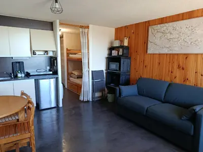 Cuisine ou kitchenette dans l'établissement Appartement situé en plein centre à deux pas des pistes.