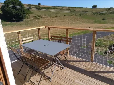 Balcon ou terrasse dans l'établissement Gîte l'estive du Clozel