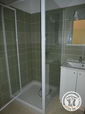 Salle de bains dans l'établissement Maison du meunier