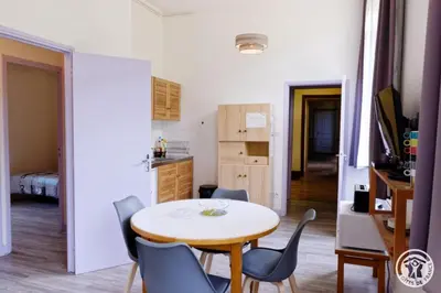 Cuisine ou kitchenette dans l'établissement Gite ecole 1