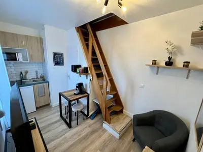 Cuisine ou kitchenette dans l'établissement Duplex à 5 min de la gare-DABNB