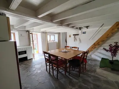 Cuisine ou kitchenette dans l'établissement les granges