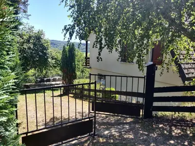 Jardin de l'établissement Gîte des 4 éléments