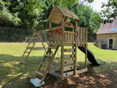 Aire de jeux pour enfants de l'établissement La Truffière du Vignou
