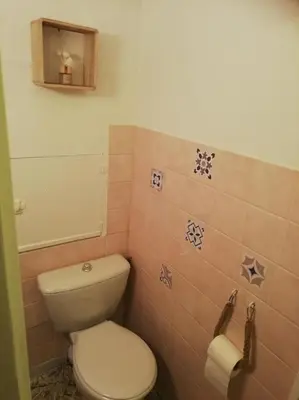 Salle de bains dans l'établissement Le nid douillet Univers linge fourni