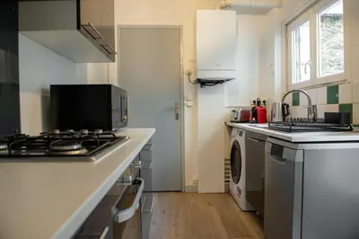 Cuisine ou kitchenette dans l'établissement Le Théodore Bac-Spacieux T2 - Coup de coeur en face de la gare des Bénédictins