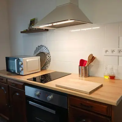 Cuisine ou kitchenette dans l'établissement Gîte les Bois - 45 m2