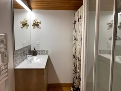 Salle de bains dans l'établissement Maison de campagne au Touleyrou