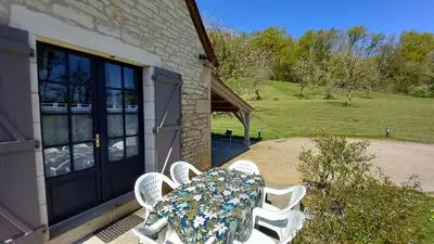 Jardin de l'établissement Gîte des Cardonnières