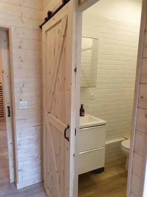 Salle de bains dans l'établissement Les Iris Véranda Parcking