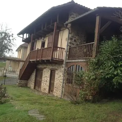 superbe petite maison de caractère dans le Cantal