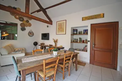 Télévision ou salle de divertissement dans l'établissement Le clos sainte marie