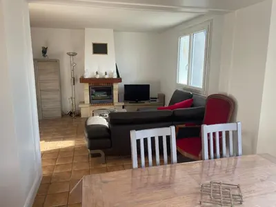 Télévision ou salle de divertissement dans l'établissement Gîte des Buis