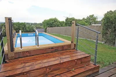 Piscine de l'établissement De pelage ou située à proximité