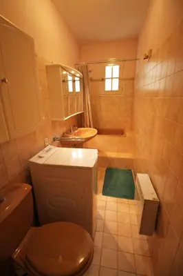Salle de bains dans l'établissement Le val des deux rieux