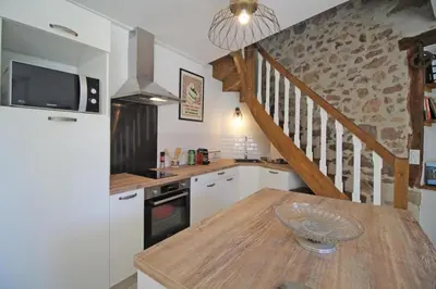 Cuisine ou kitchenette dans l'établissement Le mas chambart