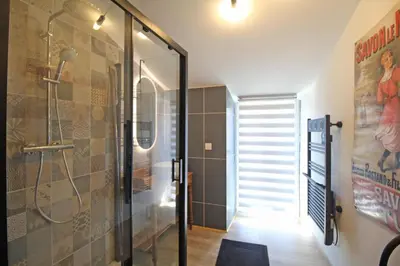 Salle de bains dans l'établissement Le mas chambart