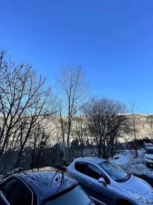 L'établissement La Féessence boisée Le Mont Dore en hiver