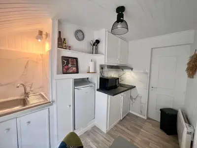 Cuisine ou kitchenette dans l'établissement Casa Cloutiers #1, #2 & #3 - Jolis Studios - Emplacement Idéal Hyper Centre Brive