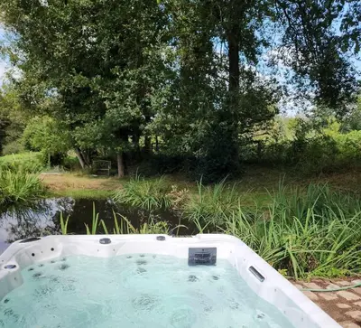 Paysage naturel près de la tente de luxe