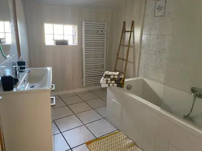 Salle de bains dans l'établissement Maison à la campagne