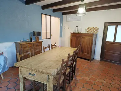 Cuisine ou kitchenette dans l'établissement Maison de vacances à la campagne